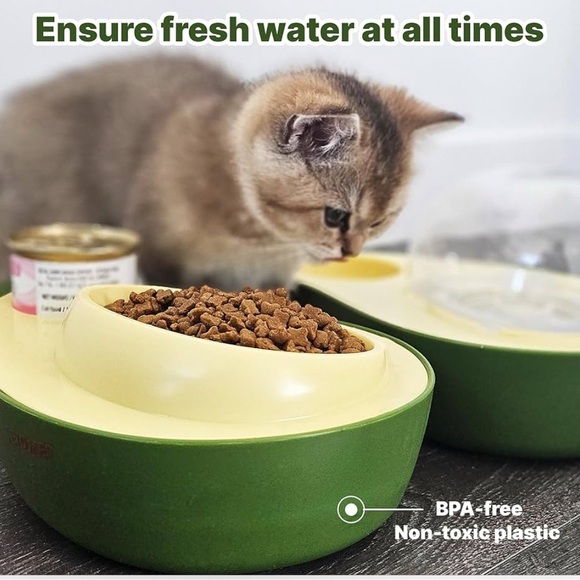 NIB Petomet 3 in 1 Small Avocado Shape Portable Pet Feeder Cats Dogs - Picture 2 of 7